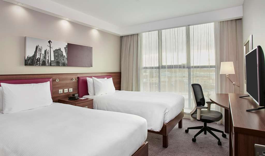 Hampton By Hilton Bristol Airport Hotel Redhill  Bilik gambar
