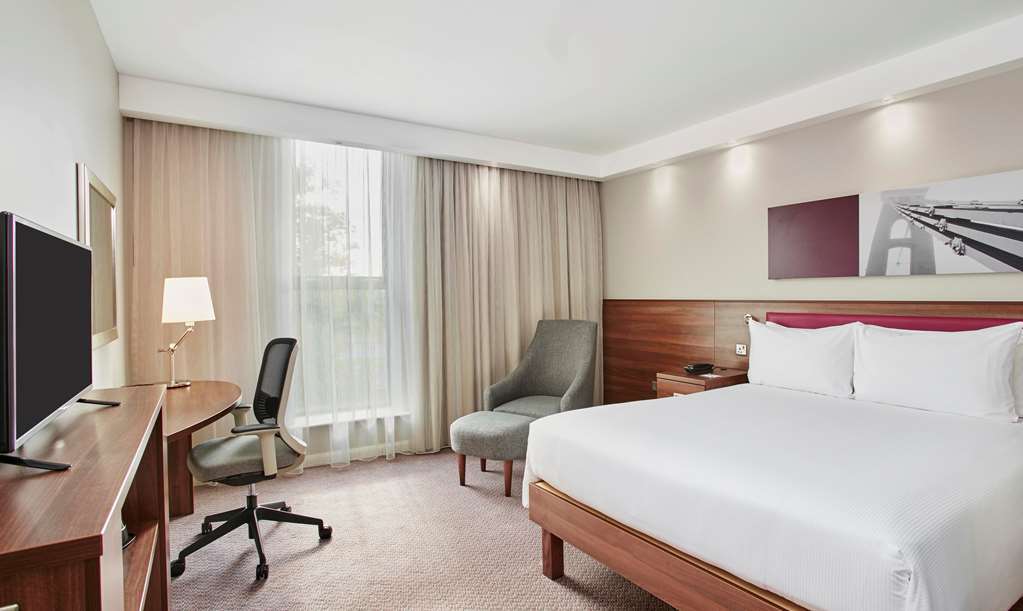 Hampton By Hilton Bristol Airport Hotel Redhill  Bilik gambar